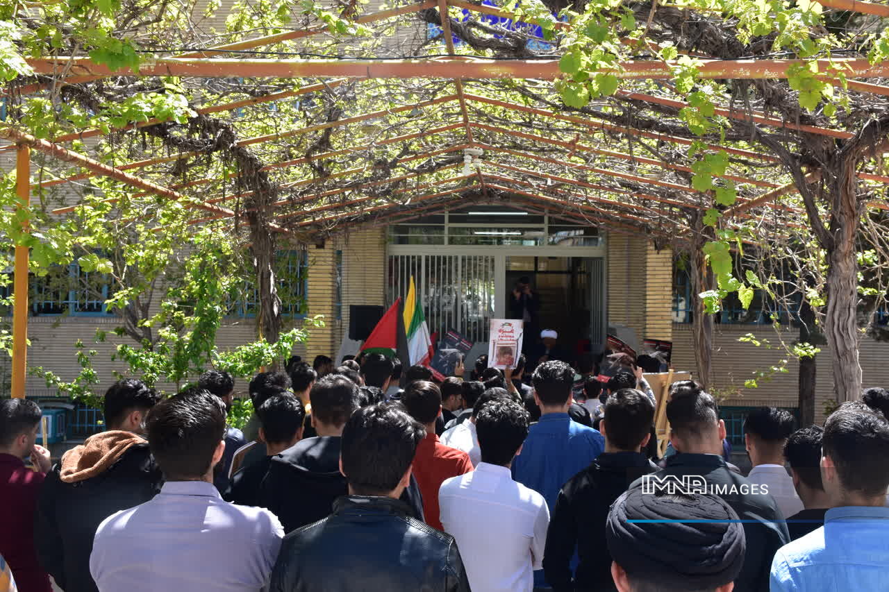 تجمع دانشجویان بام ایران در حمایت از خیزش جهانی دانشجویی+ تصاویر