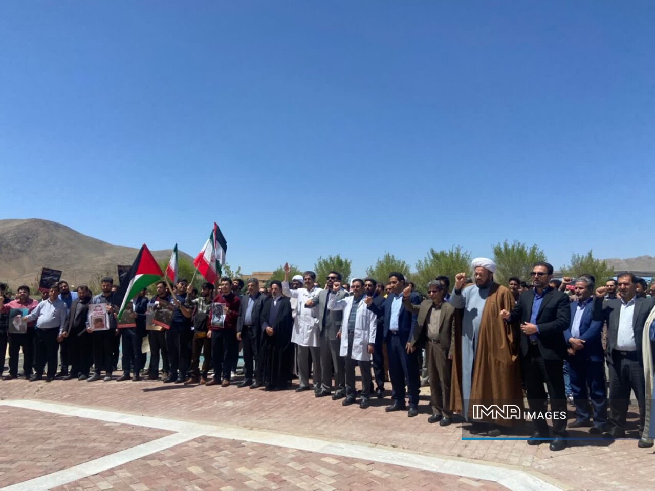 تجمع دانشجویان بام ایران در حمایت از خیزش جهانی دانشجویی+ تصاویر