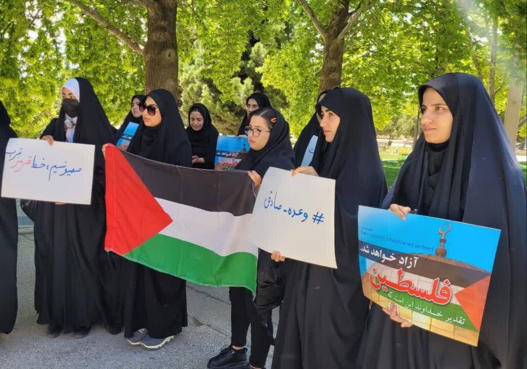 حمایت دانشجویان دانشگاه آزاد یاسوج از دانشجویان حامی فلسطین در کشورهای غربی+عکس