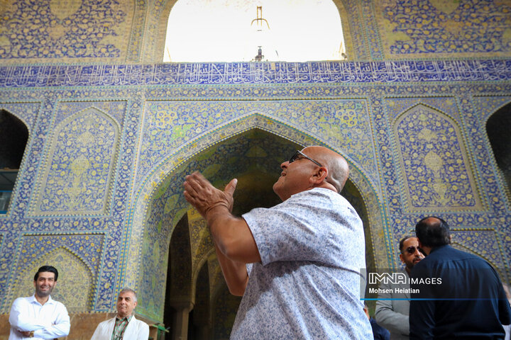 بازدید مهمانان خارجی هفته فرهنگی اصفهان از میدان امام(ره)