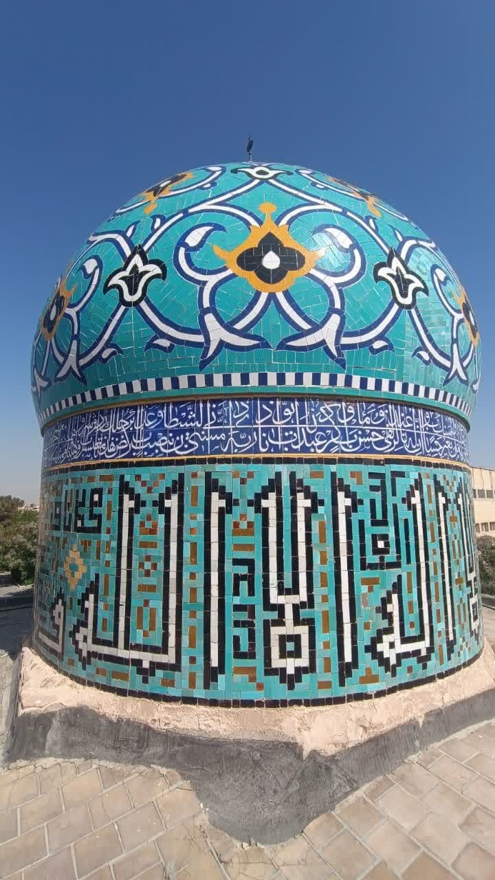 تکیه خاتونآبادی، نقش جهانی کوچک در دل تخت فولاد