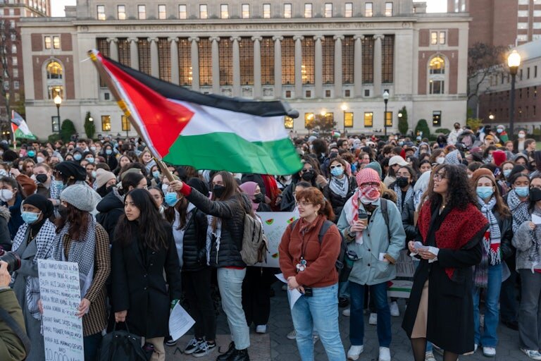دانشجویان طرفدار فلسطین با تهدید به تعلیق عقب‌نشینی نکردند