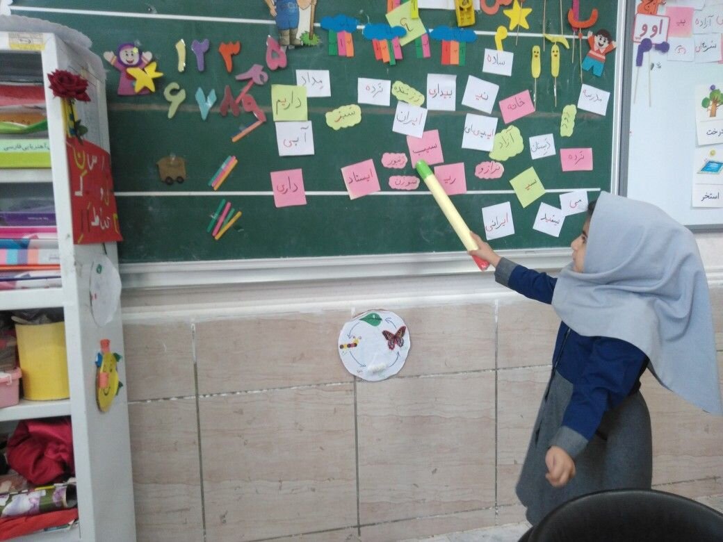 اینجا به تماشای ایثار بنشینید؛ معلمانی که پیامبر زمان خود شدهاند