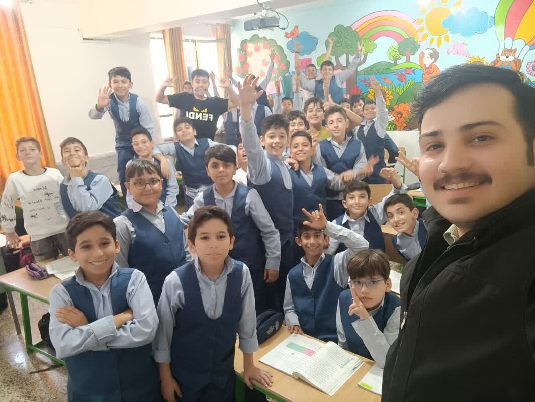 از زندگی در کانکس تا حسرت نیاموختهها / معلمان بجنوردی از سختیهای شغلشان میگویند