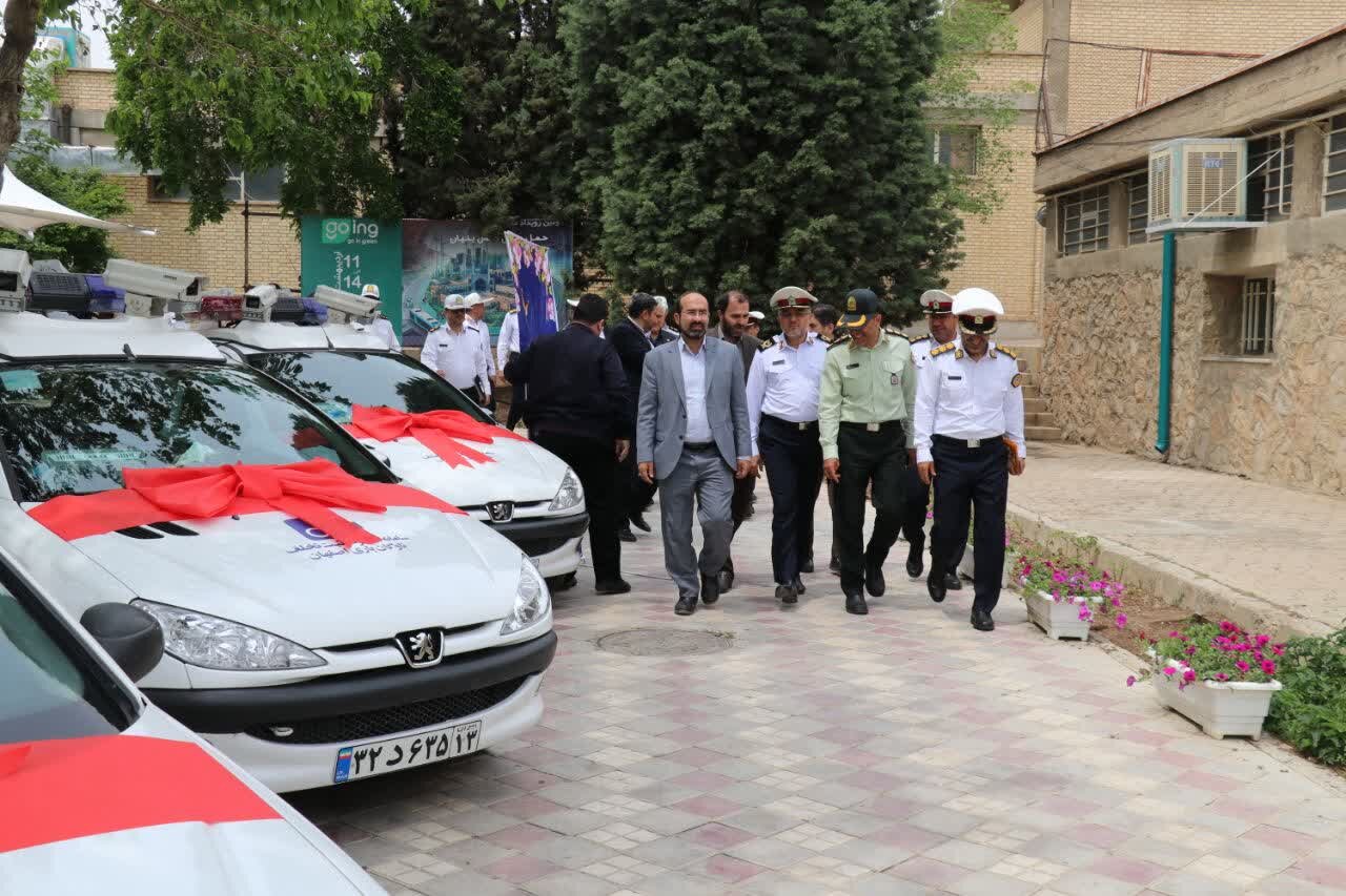 رونمایی از خودروهای ثبت تخلف ویژه ناوگان بار در اصفهان