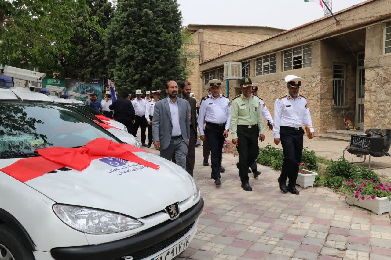 رونمایی از خودروهای ثبت تخلف ویژه ناوگان بار در اصفهان