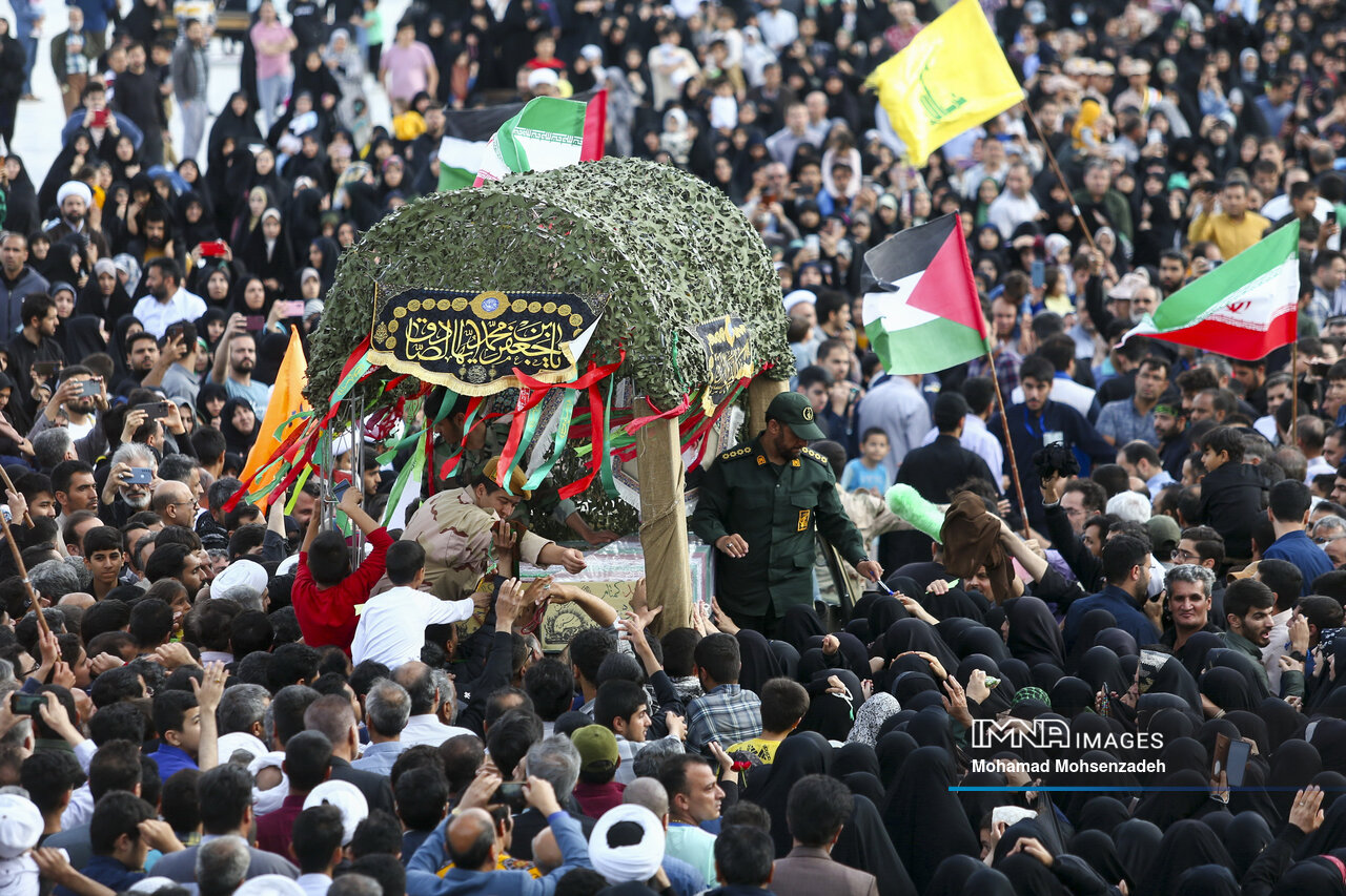 امروز ایران، رنگ و بوی شهدا می‌گیرد