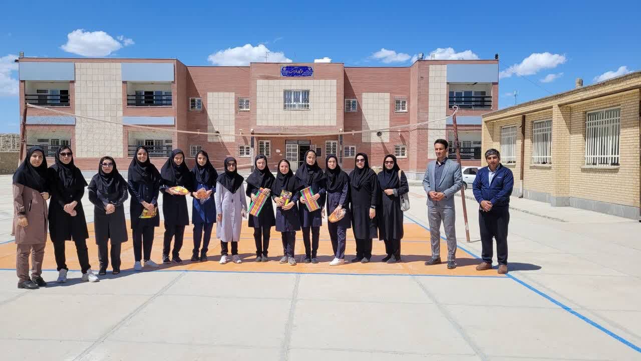 ۲ دهه خدمت در منطقه محروم / روایت معلم غلامانی از زندگی معلمی