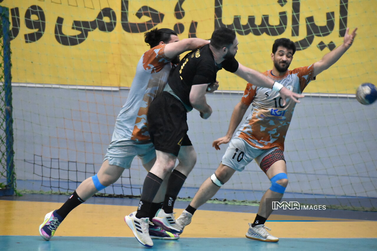 یک پیروزی و یک تساوی از آن طلاییپوشان در نقشجهان