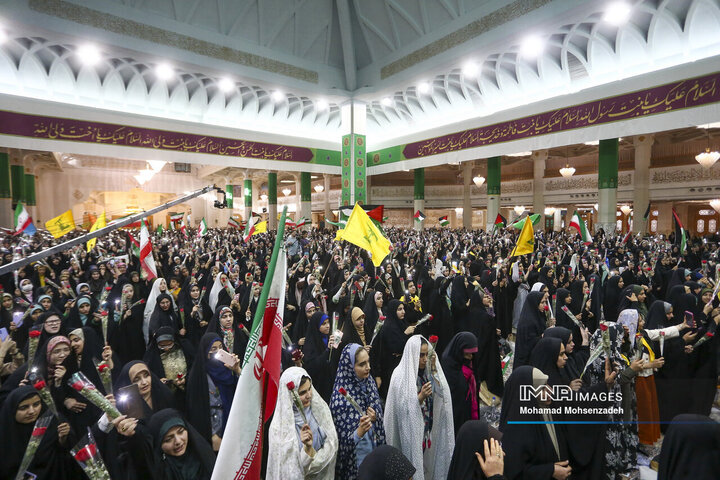 گردهمایی بزرگ دختران دانشجو در حرم مطهر حضرت معصومه (س)