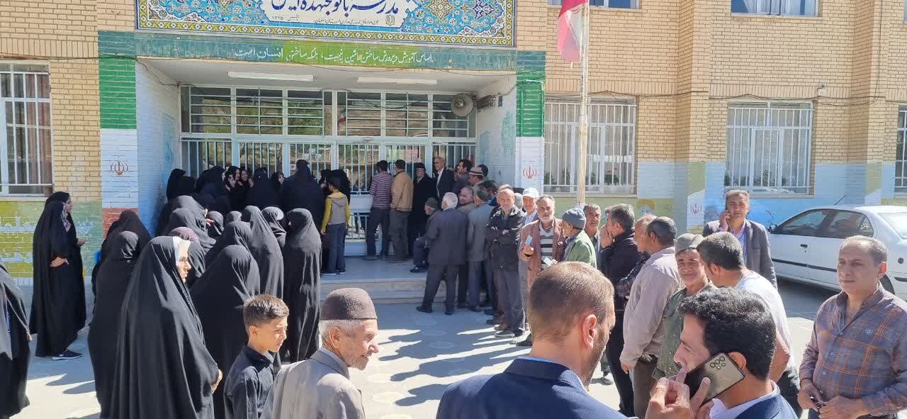آغاز مرحله دوم انتخابات دوازدهمین دوره مجلس شورای اسلامی در لنجان و سمیرم + فیلم