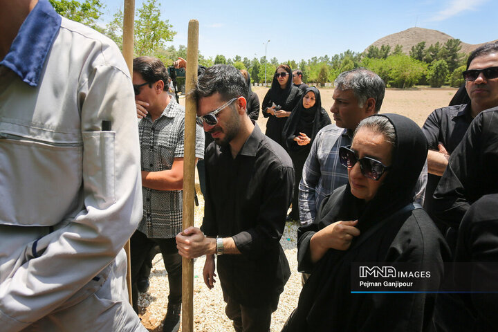 مراسم تشییع قهرمان پارادومیدانی در اصفهان