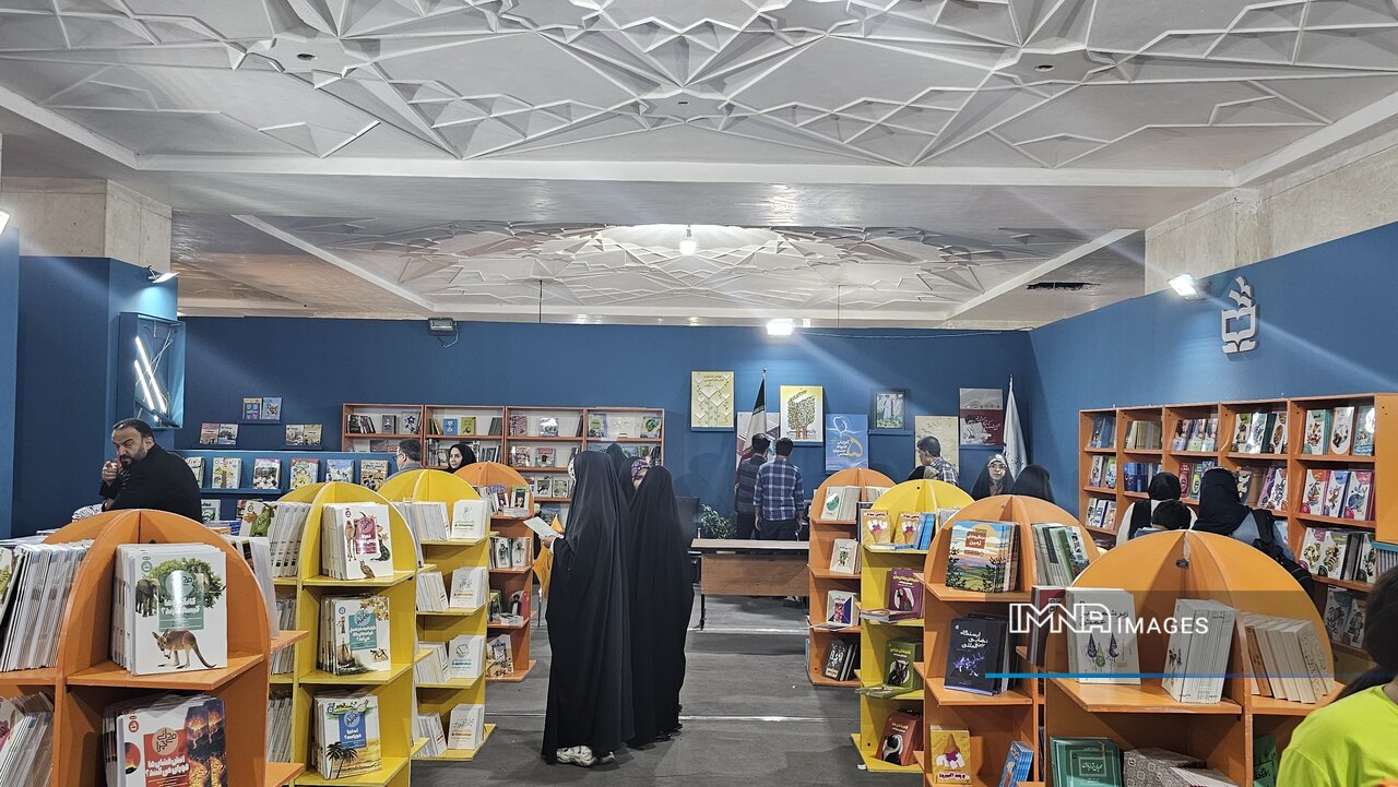 تور نمایشگاهگردی با همراهی حافظ و سعدی!