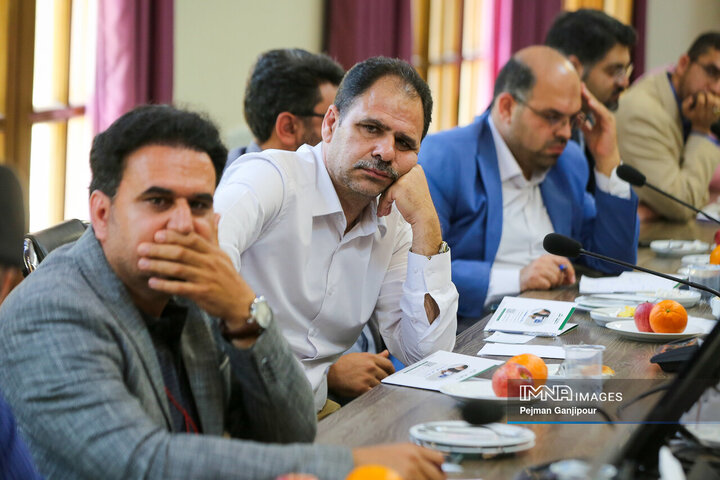 نشست هم‌اندیشی کمیسیون شهر هوشمند شورای شهر یزد و سازمان فاوا شهرداری اصفهان