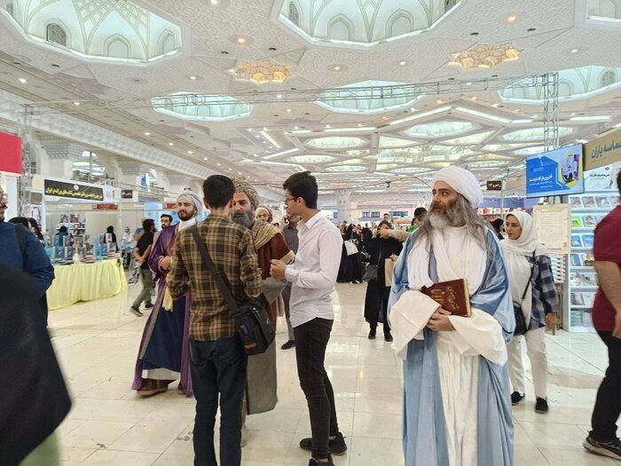 تور نمایشگاهگردی با همراهی حافظ و سعدی!