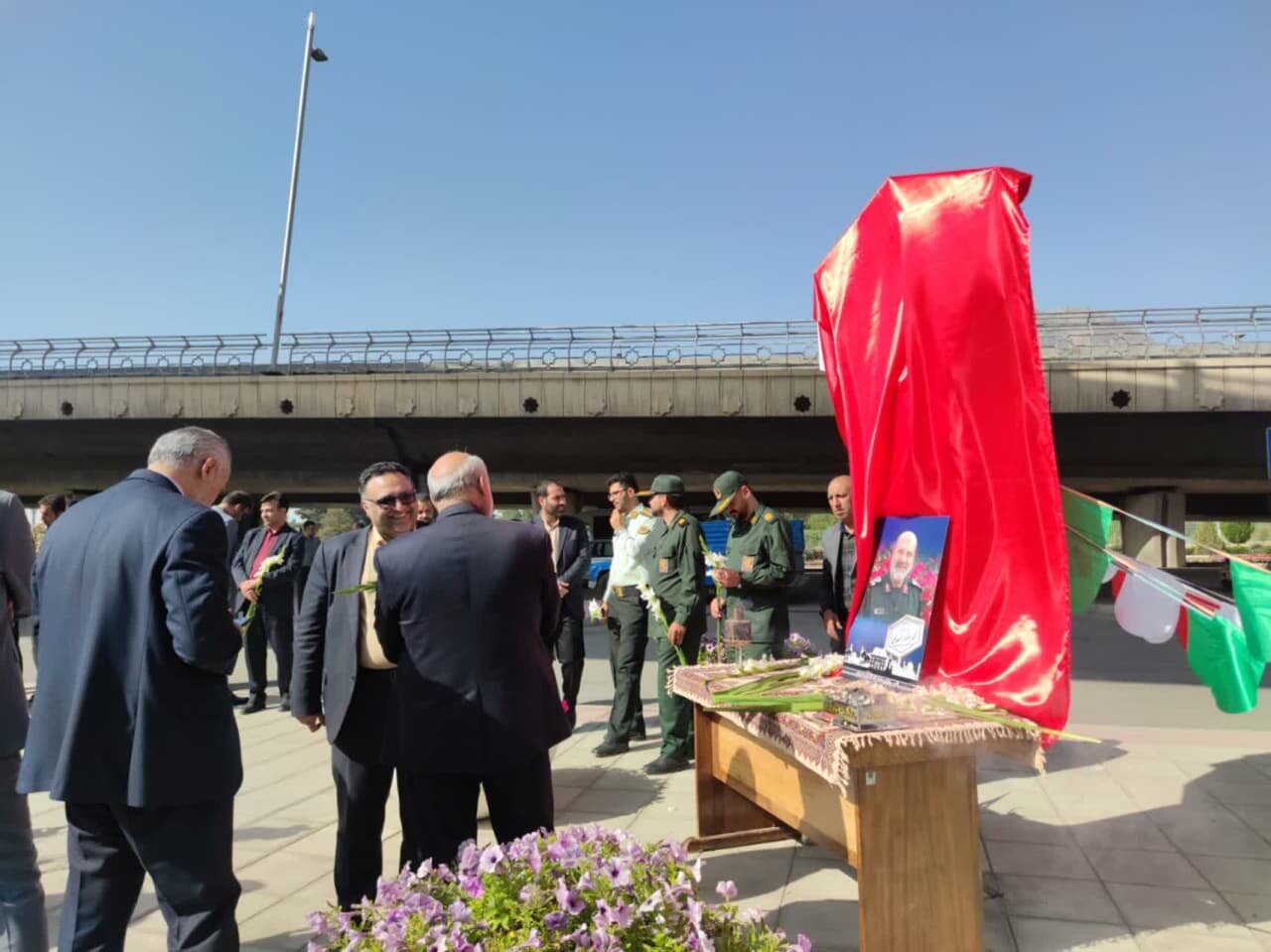 رونمایی از تابلوی بزرگراه «شهیدالقدس سرلشکر محمدرضا زاهدی» در اصفهان