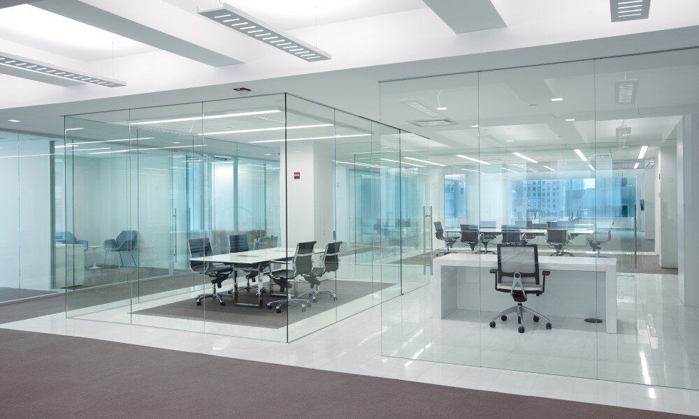 پارتیشن اداری مدرن: دکوراسیون شیک و کاربردی برای دفتر شما