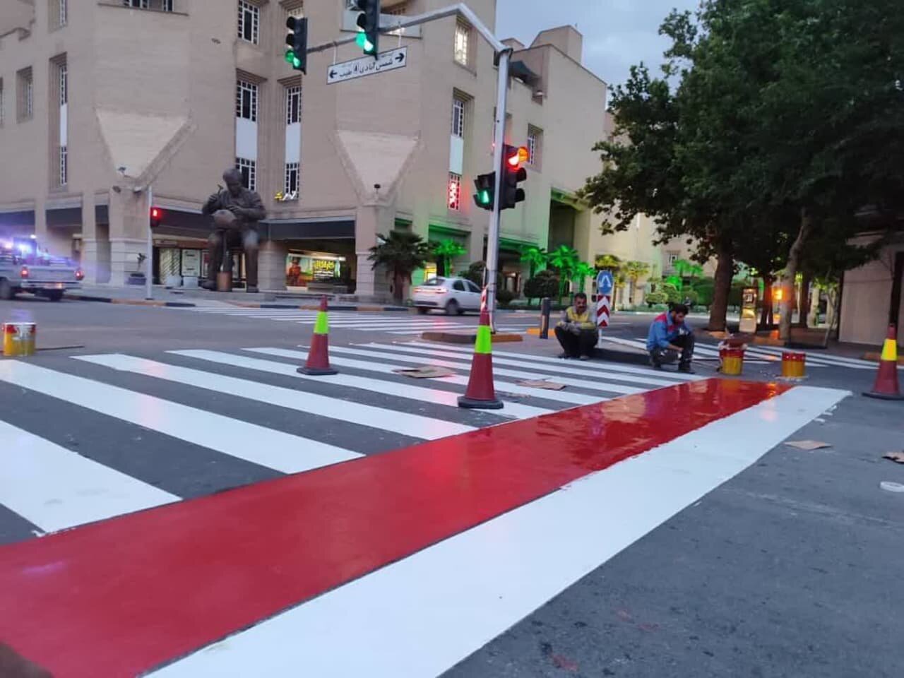 اجرای خطکشی خیابان شمسآبادی با رنگ سرد نانو