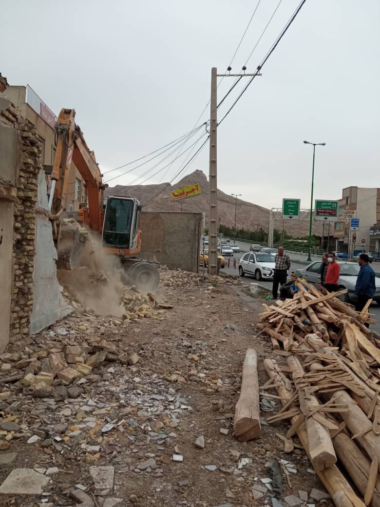 تعریض خیابان شهید عباسپور در منطقه ۱۳ اصفهان