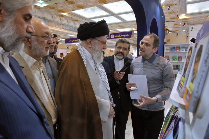 بازدید رهبر انقلاب از سی و پنجمین نمایشگاه بین‌المللی کتاب تهران
