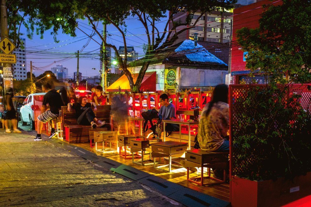 پیادهرو فقط برای راه رفتن نیست