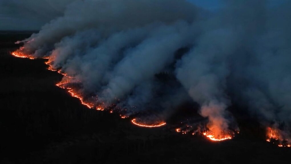 آتش‌سوزی‌ خارج از کنترل جنگل‌های کانادا، آمریکا را آلوده کرد + عکس