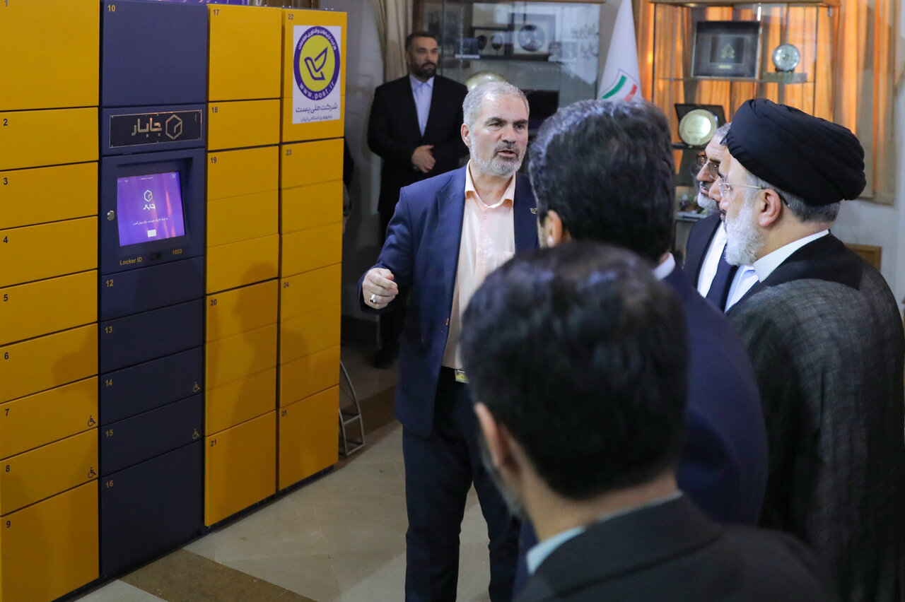رئیس‌جمهور از نمایشگاه آخرین خدمات و دستاوردهای وزارت ارتباطات بازدید کرد