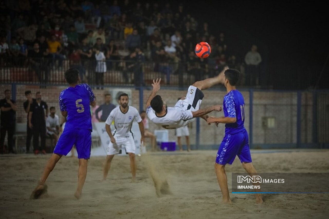 فوتبال؛ عامل بیتوجهی به فوتبالساحلی