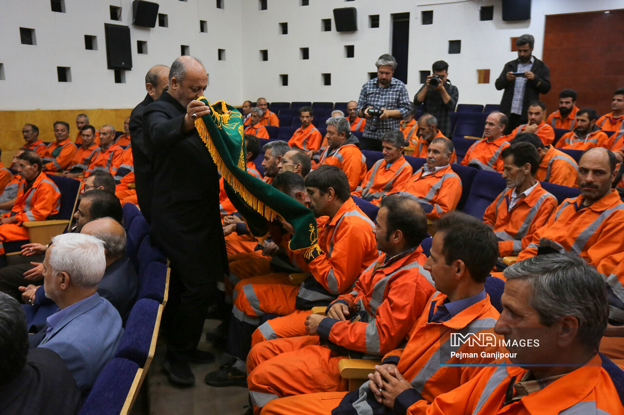 پاکبانان منطقه ۳ شهرداری اصفهان تقدیر شدند