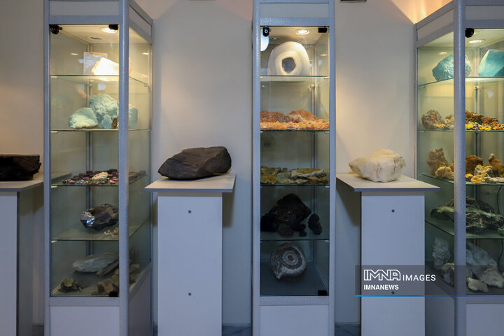 موزه سنگ و گوهر جهان‌بین اراک