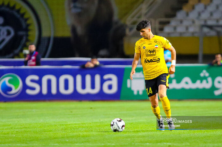 تمدید سپاهان با آریا یوسفی