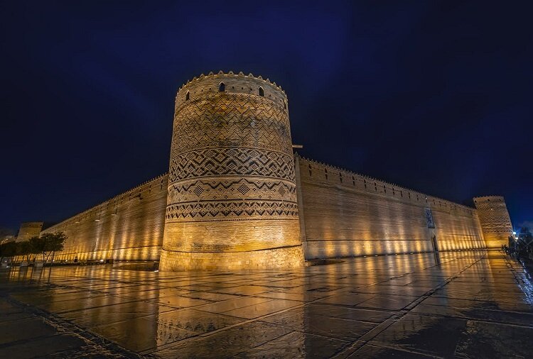 جاهای دیدنی شیراز در شب