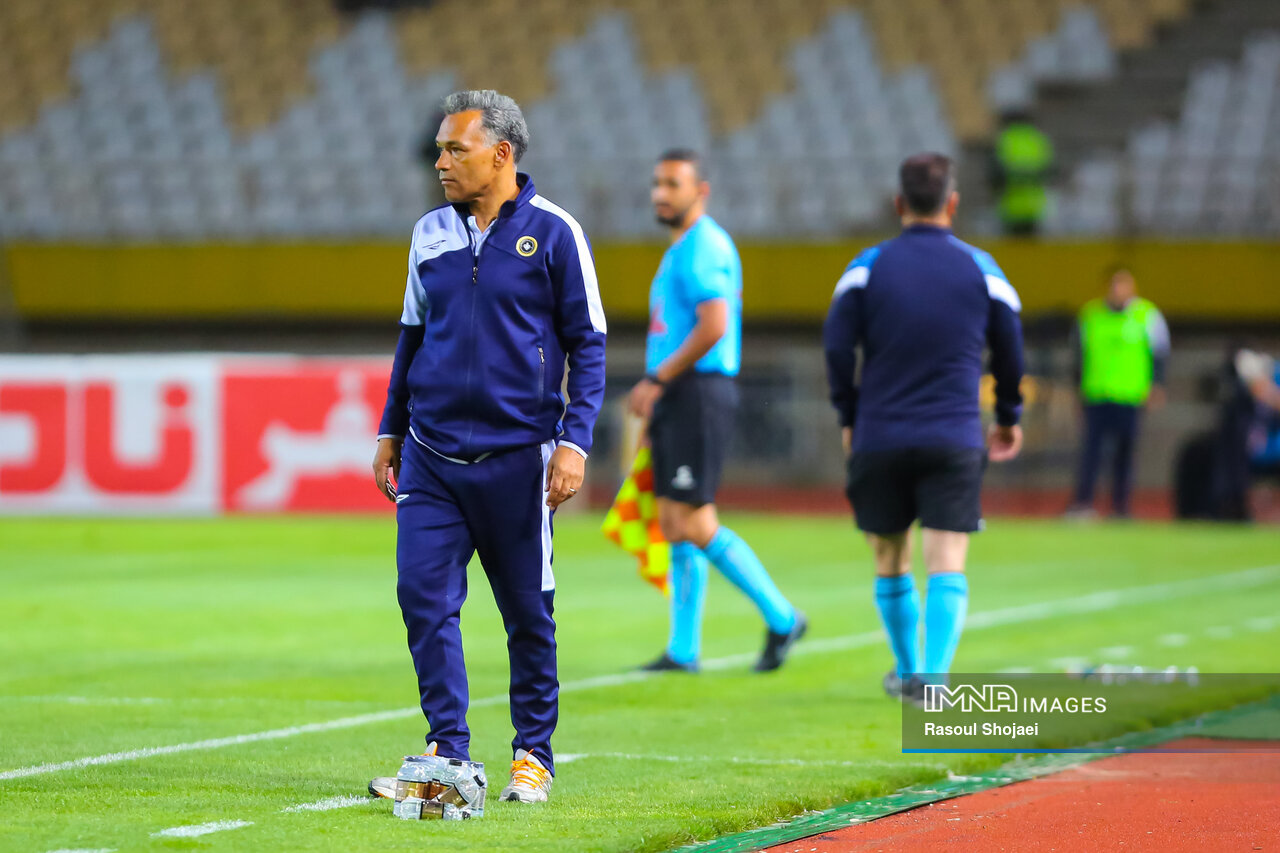 مرور اتفاقات نیمفصل اول و انتخاب تیم منتخب سپاهان و ذوبآهن از دیدگاه کارشناس فوتبال