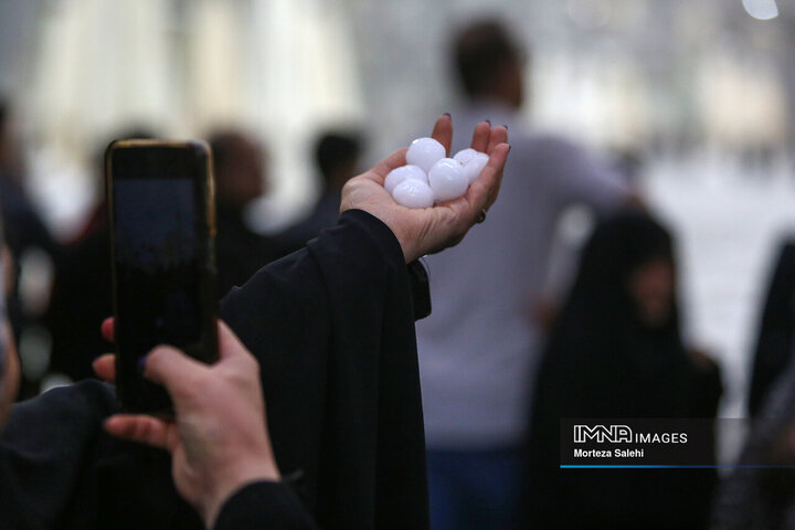 فیلم| بارش شدید تگرگ در شهرستان سامان