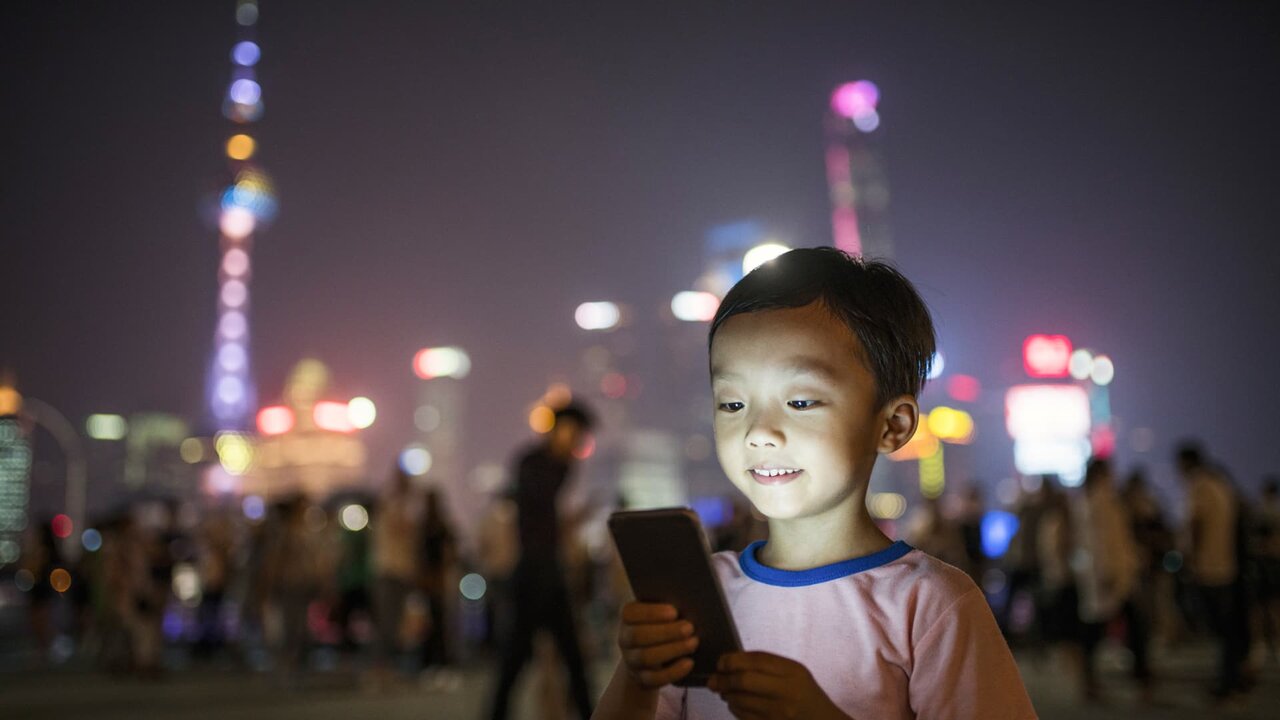 موفقیت چین در محدود کردن استفاده کودکان از نمایشگرها