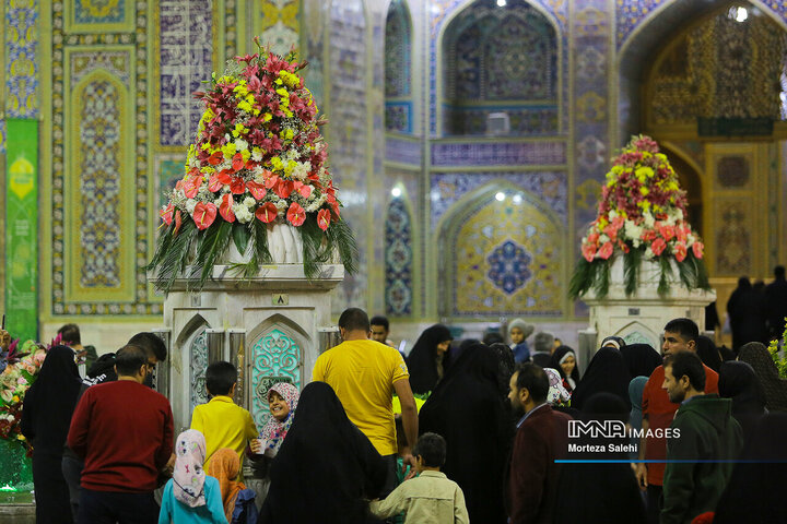 گل آرایی حرم مطهر امام رضا(ع)