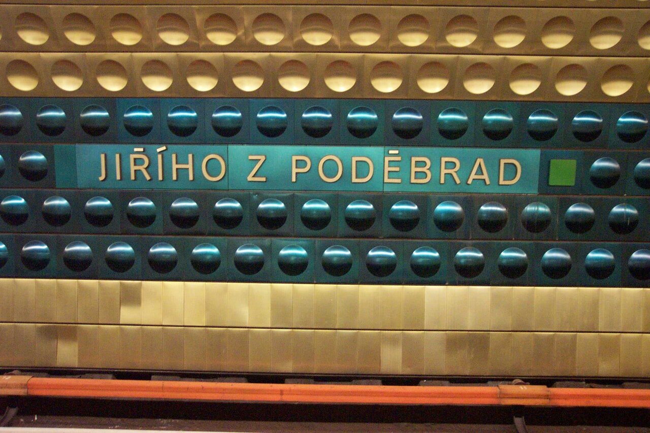 پراگ تبلیغات محیطی مترو را با هدفی جالب حذف کرد