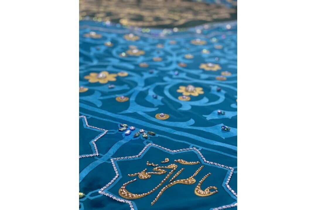 آمادهسازی پوش ضریح مطهر رضوی به مناسبت دهه کرامت