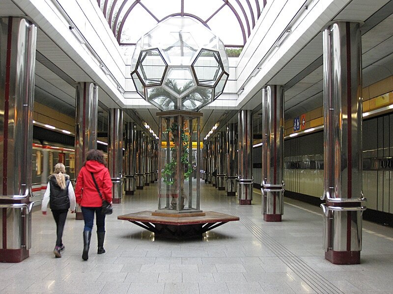 پراگ تبلیغات محیطی مترو را با هدفی جالب حذف کرد