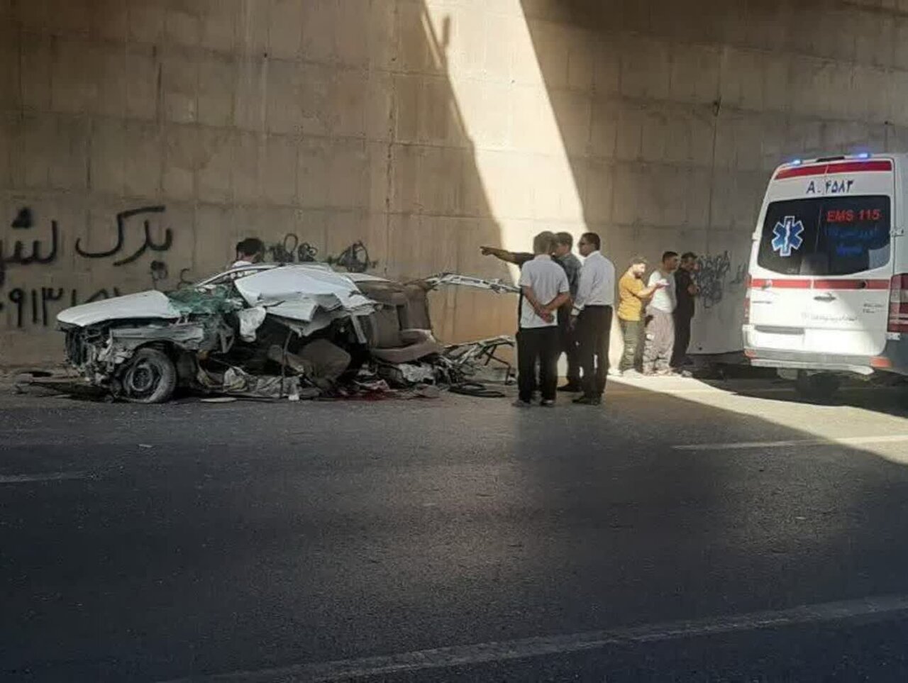 مصدوم شدن معاون فرماندار اردکان در حادثه تصادف / راننده سواری در صحنه فوت کرد