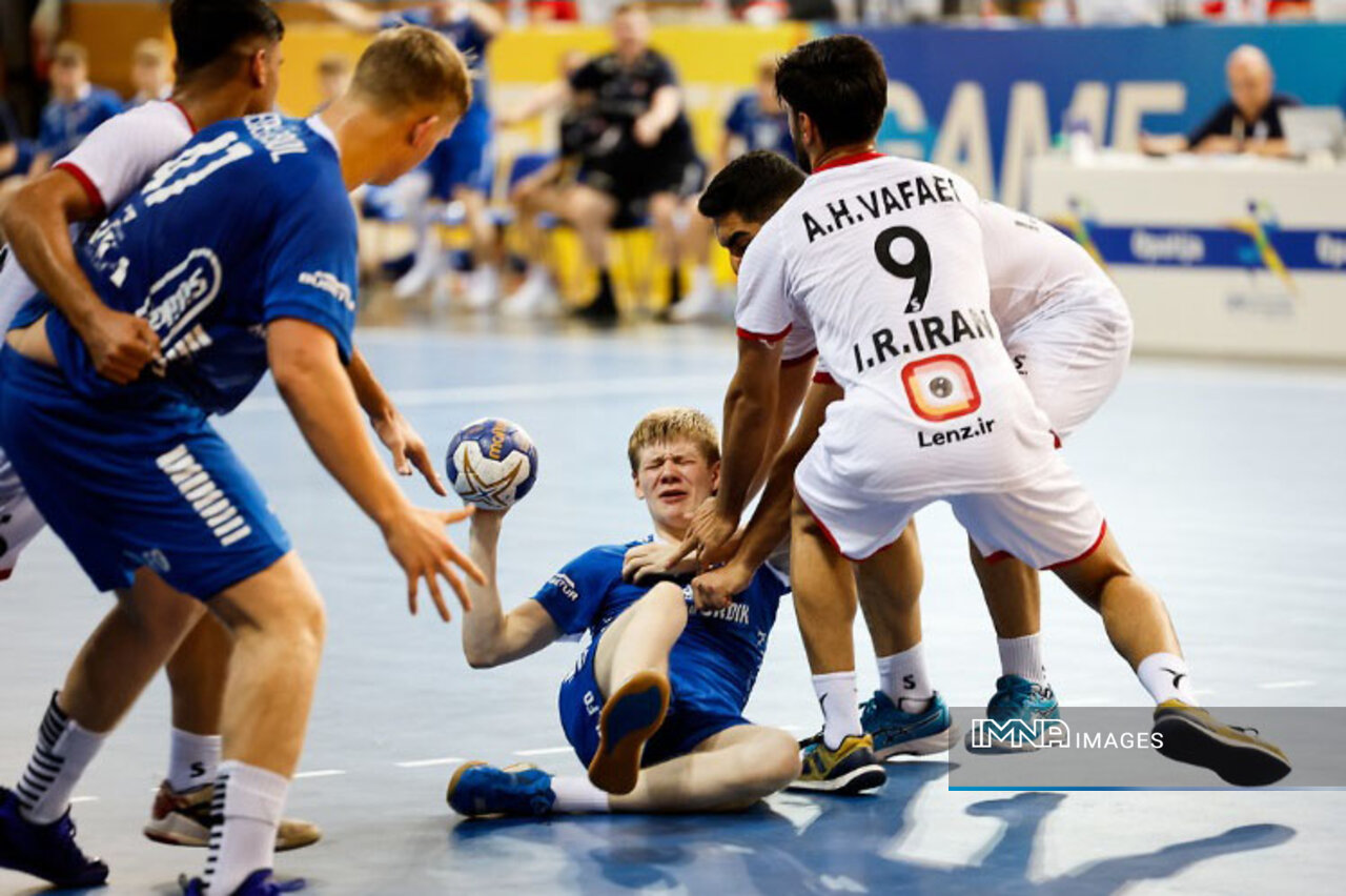 رسیدن به سکوی آسیا برای تیم ملی به تلاش بازیکنان بستگی دارد