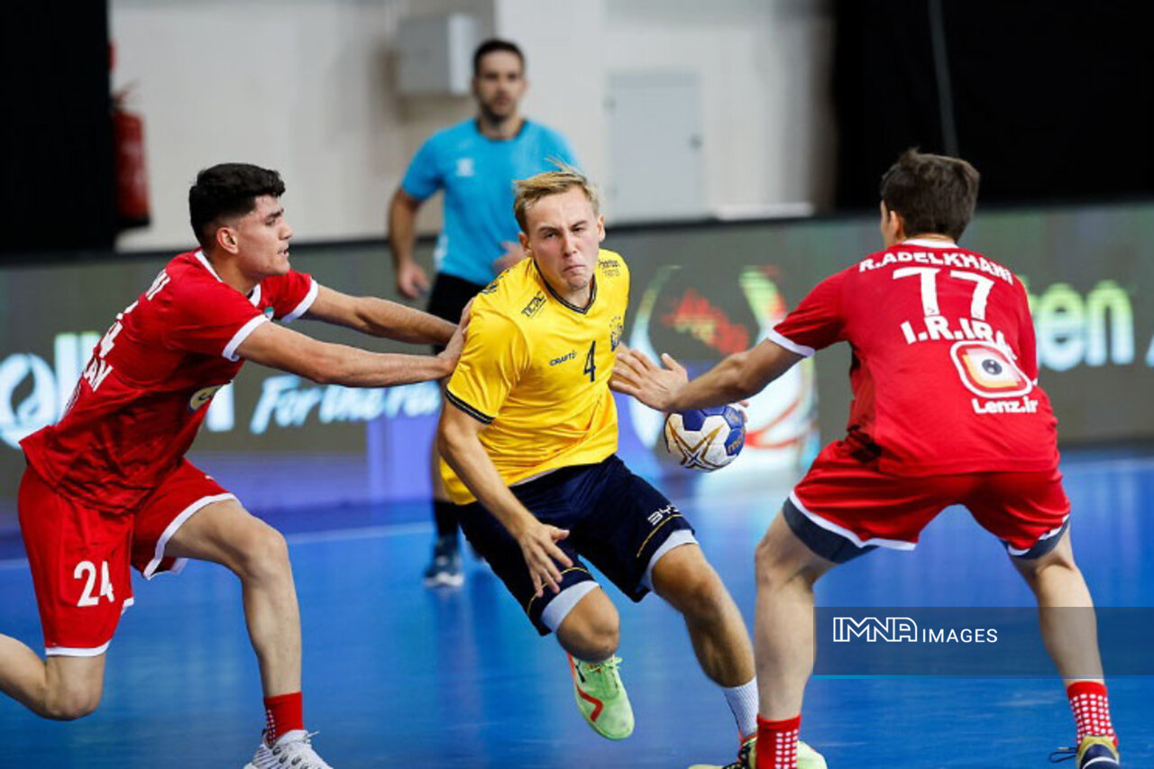 رسیدن به سکوی آسیا برای تیم ملی به تلاش بازیکنان بستگی دارد