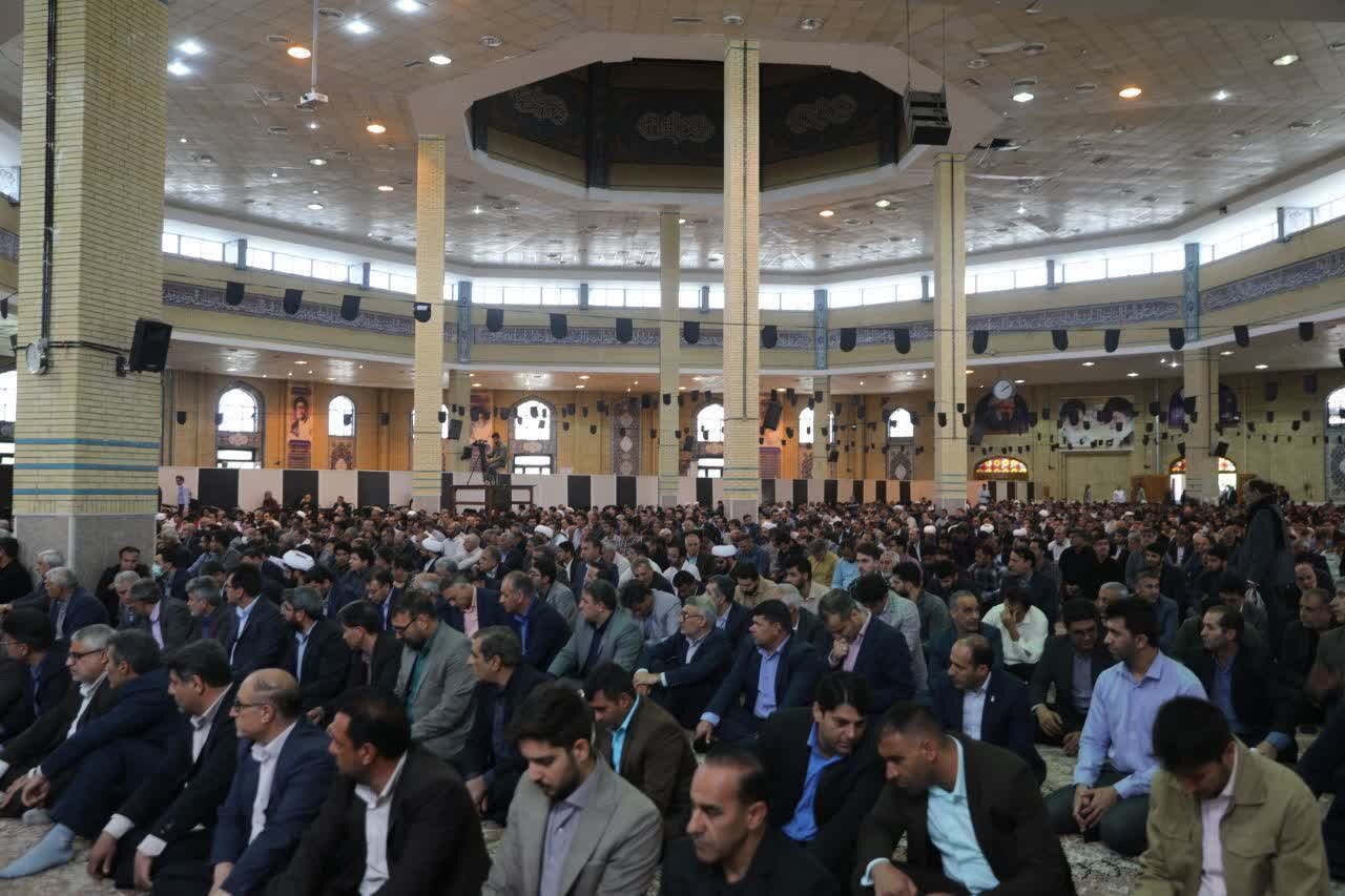 برگزاری مراسم شهادت رئیسجمهور و همراهان در مصلی ایلام + فیلم و تصاویر