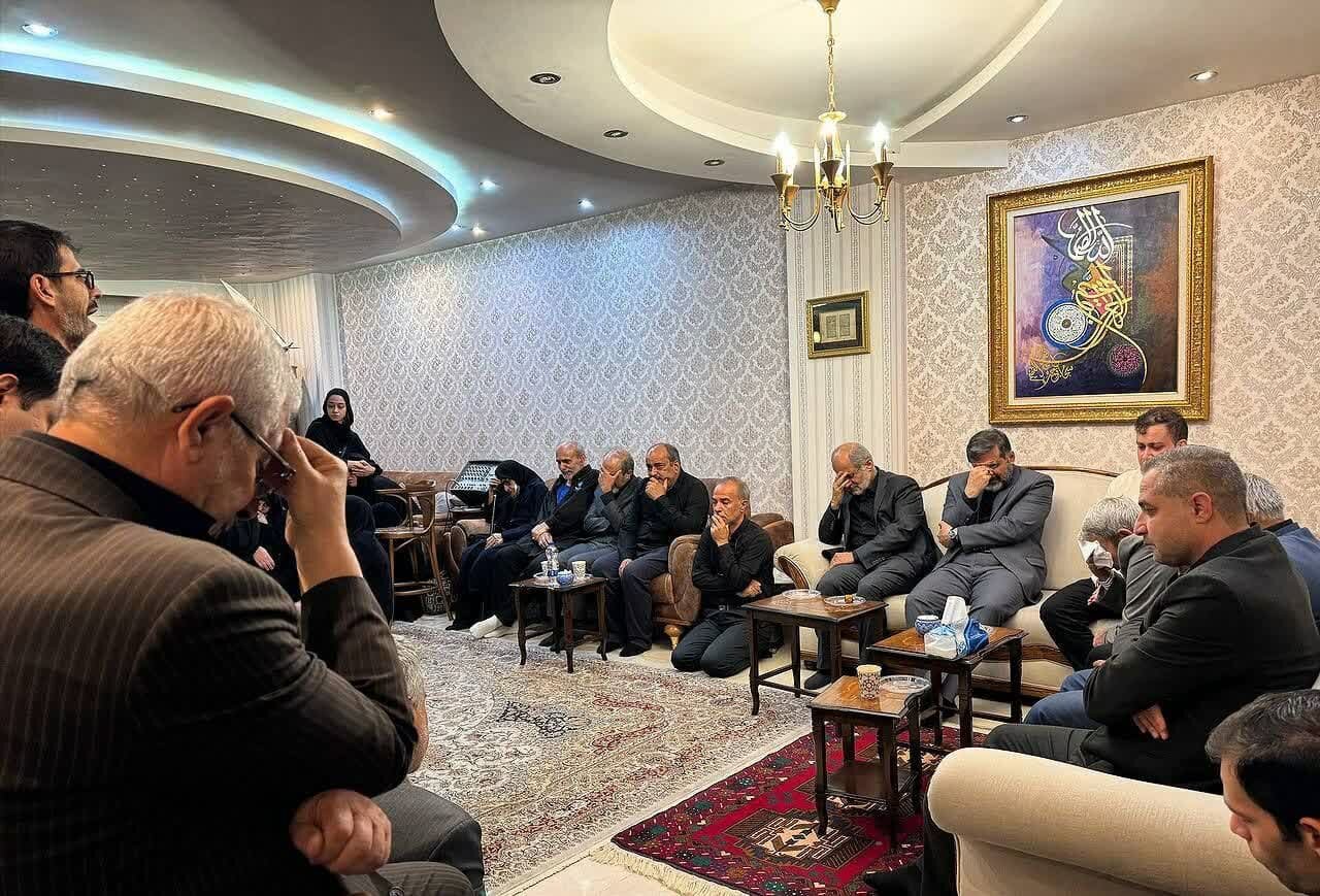 حضور وزیر فرهنگ در منزل شهید حسین امیرعبداللهیان+ تصاویر