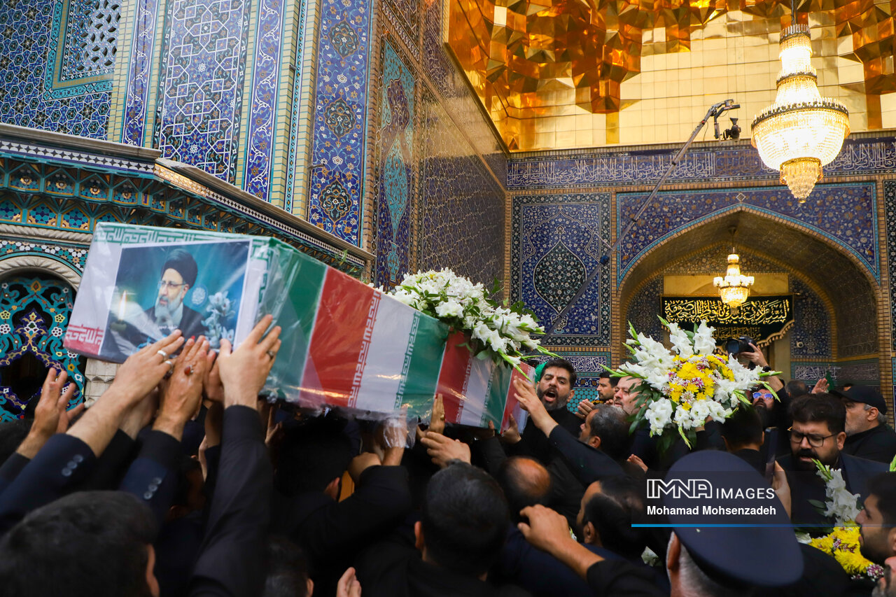 خرده روایتهایی از سه شنبه تاریخی شهر قم / رئیسی بهشتی شد