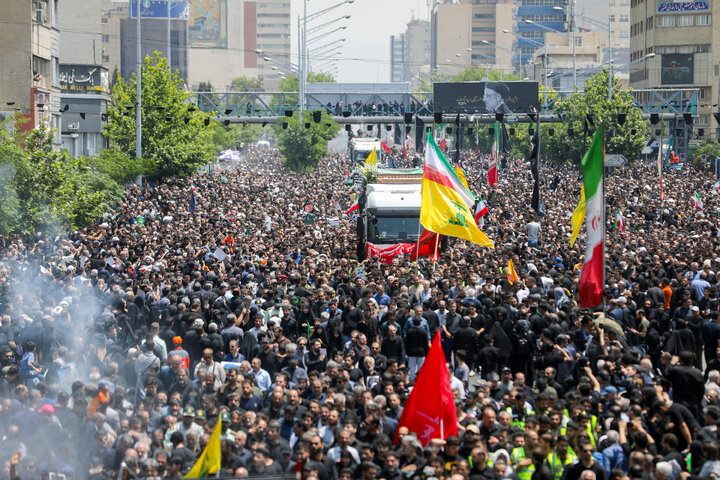 مراسم تشییع پیکر شهدای خدمت در تهران