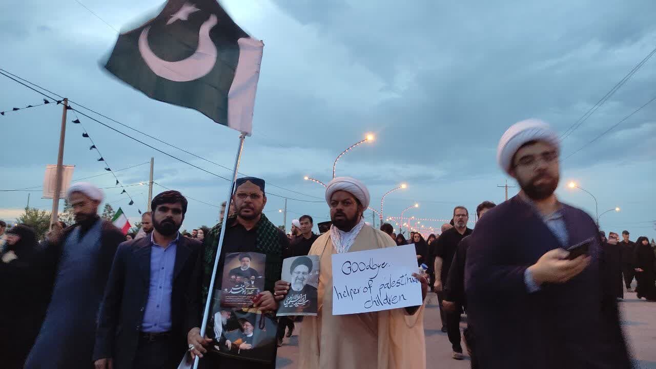 خرده روایتهایی از سه شنبه تاریخی شهر قم / رئیسی بهشتی شد