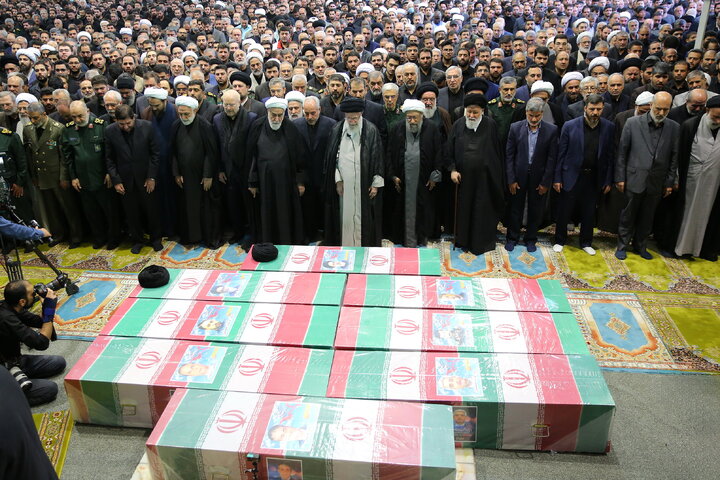 دوم خرداد، اقامه نماز بر پیکر رئیس جمهور شهید آیت‌الله رئیسی و همراهان ایشان