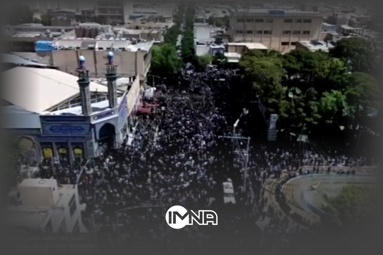 فیلم| حضور سیل جمعیت مردم نجف‌آباد در مراسم تشییع شهید دریانوش