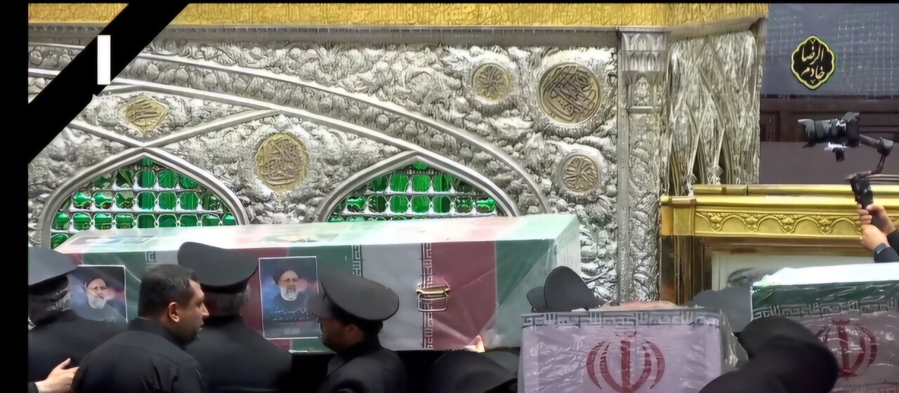طواف پیکر رئیس‌جمهور شهید در حرم مطهر امام رضا(ع)+ فیلم
